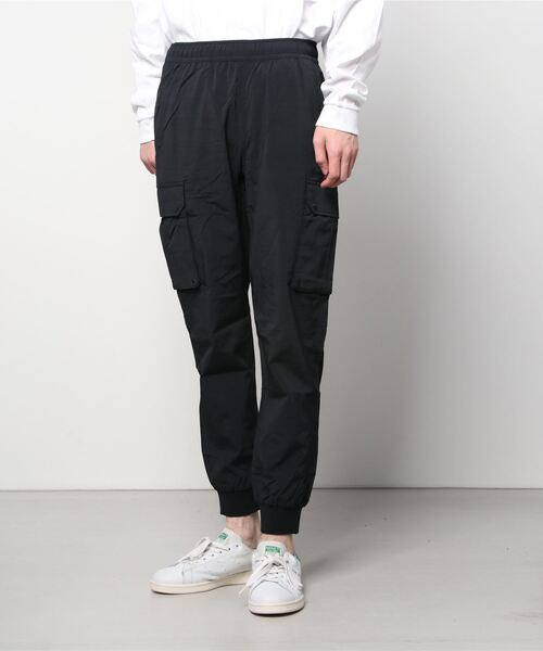 adidas（アディダス）の「PRSVE ユーティリティパンツ