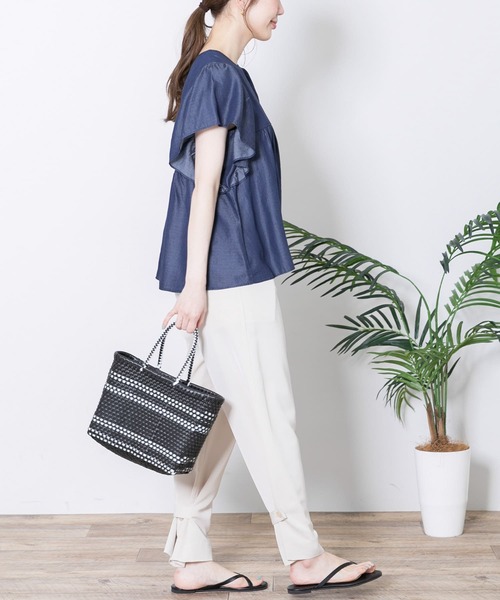 URBAN RESEARCH Sonny Label（アーバンリサーチサニーレーベル）の「フレアスリーブデニムブラウス（シャツ/ブラウス・レディース・インディゴブルー/ライトインディゴブルー・FREE）」の3枚目の写真