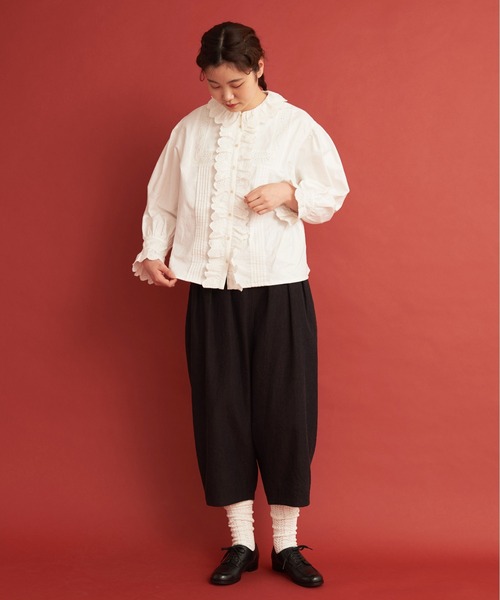 Malle(マル)の「malle オックス カットワーク刺繍 ブラウス(シャツ/ブラウス・レディース・ホワイト/ブラック・FREE)」の7枚目の写真