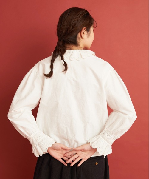 Malle(マル)の「malle オックス カットワーク刺繍 ブラウス(シャツ/ブラウス・レディース・ホワイト/ブラック・FREE)」の5枚目の写真