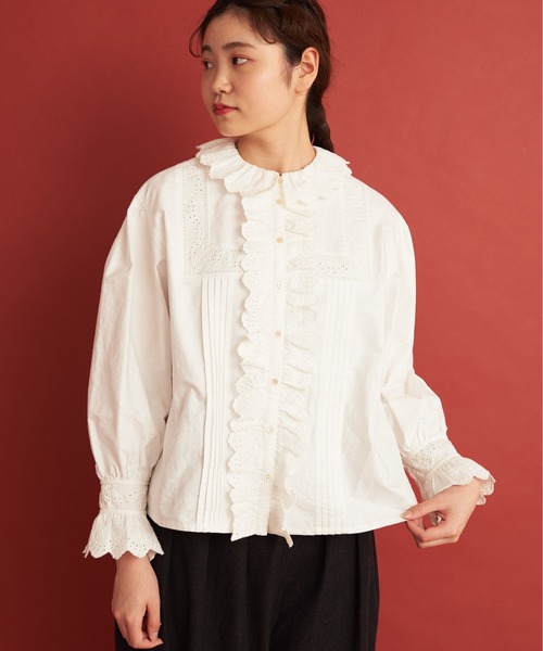 Malle(マル)の「malle オックス カットワーク刺繍 ブラウス(シャツ/ブラウス・レディース・ホワイト/ブラック・FREE)」の3枚目の写真