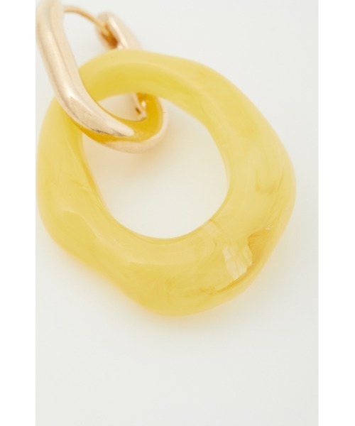 AZUL by moussy（アズールバイマウジー）の「2WAY COLOR ACRYL RING EARRINGS/フェイクパールアシンメトリーイヤリング（ピアス（両耳用）・レディース・イエロー/ダークブルー・FREE）」の5枚目の写真
