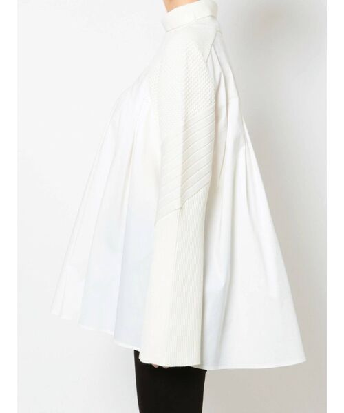 ELENDEEK(エレンディーク)の「TUCK PLEATS COMBI CABLE KT(ニット/セーター・レディース・オフホワイト/ブラック・FREE)」の11枚目の写真
