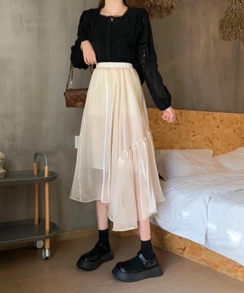 almo(アルモ)の「光沢シフォンアシンメトリースカート(BQ)(スカート・レディース・ブラック/アイボリー/モカ・MEDIUM)」の13枚目の写真