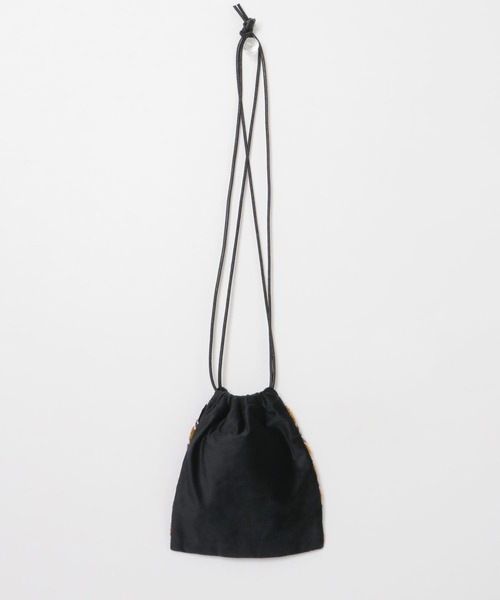 URBAN RESEARCH DOORS(アーバンリサーチドアーズ)の「『別注』beej×DOORS ベルベットバッグ(ショルダーバッグ・レディース・ブラック/ブラウン・ONE)」の7枚目の写真