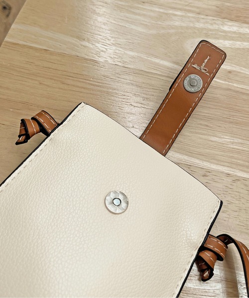 apres jour clair（アプレジュールクレア）の「【apres jour clair×ARIAZ】マルチウェイミニショルダーバッグ（ショルダーバッグ・レディース・アイボリー/ブラック・FREE）」の6枚目の写真