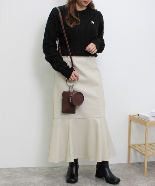 INGNI（イング）の「胸刺しゅうケーブルニット（ニット/セーター・レディース・ブラック/グリーン/アイボリー/ベージュ・M）」の8枚目の写真