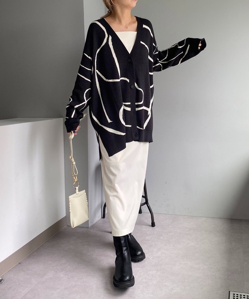 CAPRICIEUX LE'MAGE(カプリシューレマージュ)の「ラインジャガードカーディガン(カーディガン/ボレロ・レディース・チャコールグレー/ベージュ/ライトベージュ・FREE)」の7枚目の写真