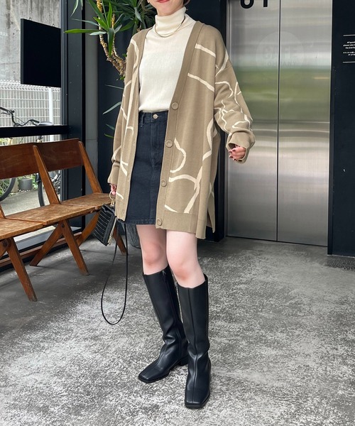 CAPRICIEUX LE'MAGE(カプリシューレマージュ)の「ラインジャガードカーディガン(カーディガン/ボレロ・レディース・チャコールグレー/ベージュ/ライトベージュ・FREE)」の5枚目の写真