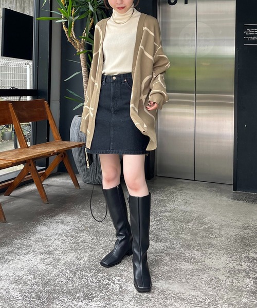 CAPRICIEUX LE'MAGE(カプリシューレマージュ)の「ラインジャガードカーディガン(カーディガン/ボレロ・レディース・チャコールグレー/ベージュ/ライトベージュ・FREE)」の15枚目の写真