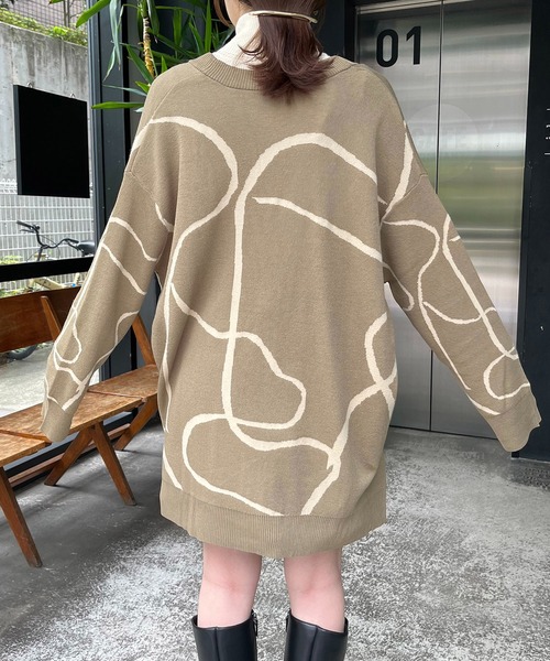 CAPRICIEUX LE'MAGE(カプリシューレマージュ)の「ラインジャガードカーディガン(カーディガン/ボレロ・レディース・チャコールグレー/ベージュ/ライトベージュ・FREE)」の9枚目の写真