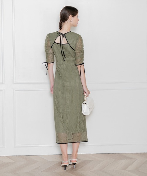 Leja（レジャ）の「【LEJA】スクエアネック配色パイピング後ろボレロI