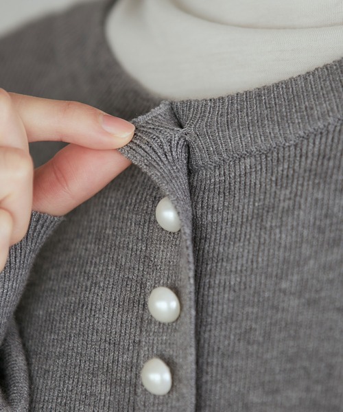 VIS（ビス）の「【前後2WAY】パール釦Iラインニットワンピース（ワンピース・レディース・ベージュ系その他/グリーン/ブラック/グレー・FREE）」の19枚目の写真