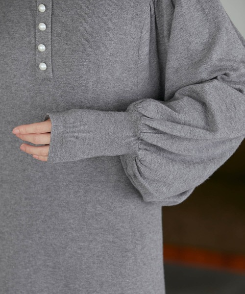 VIS（ビス）の「【前後2WAY】パール釦Iラインニットワンピース（ワンピース・レディース・ベージュ系その他/グリーン/ブラック/グレー・FREE）」の13枚目の写真