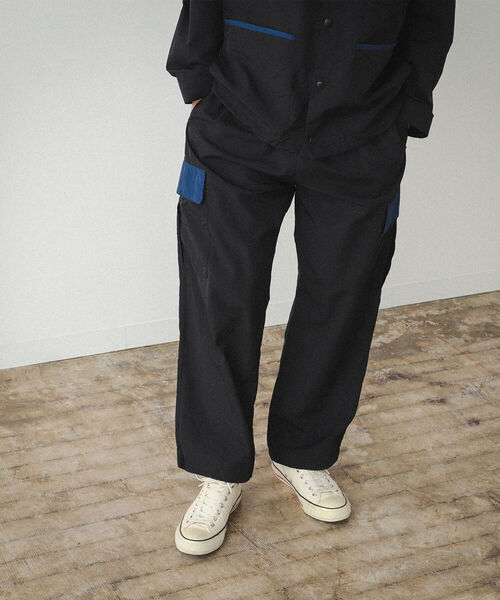 UNIVERSAL OVERALL(ユニバーサルオーバーオール)の「UNIVERSAL OVERALL × BEAMS / 別注 イージー カーゴ パンツ(カーゴパンツ・メンズ・ブラック/ネイビー/ベージュ・SMALL/MEDIUM/LARGE/X-LARGE)」の5枚目の写真