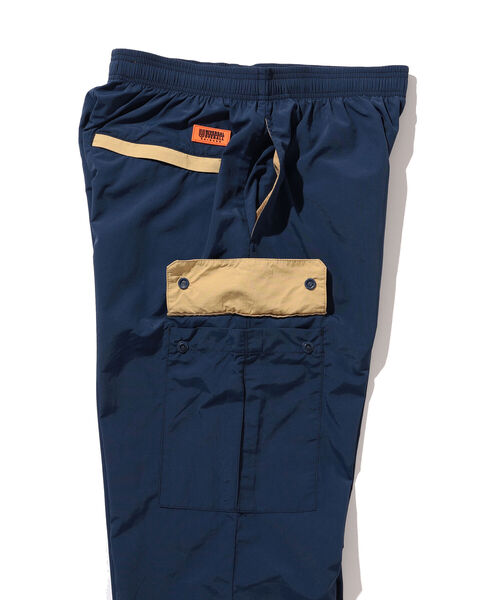 UNIVERSAL OVERALL(ユニバーサルオーバーオール)の「UNIVERSAL OVERALL × BEAMS / 別注 イージー カーゴ パンツ(カーゴパンツ・メンズ・ブラック/ネイビー/ベージュ・SMALL/MEDIUM/LARGE/X-LARGE)」の22枚目の写真