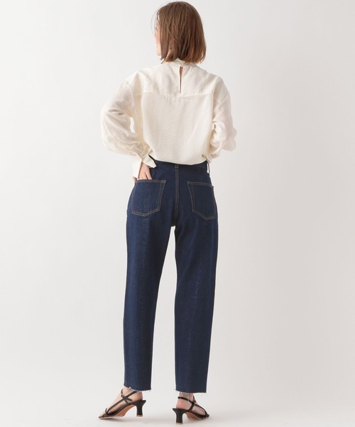 A part by（アパートバイ）の「リメイクテーパードデニム（デニムパンツ・レディース・ライトブルー/ネイビー・MEDIUM/LARGE）」の4枚目の写真