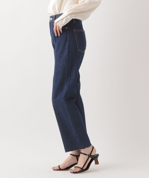 A part by（アパートバイ）の「リメイクテーパードデニム（デニムパンツ・レディース・ライトブルー/ネイビー・MEDIUM/LARGE）」の12枚目の写真