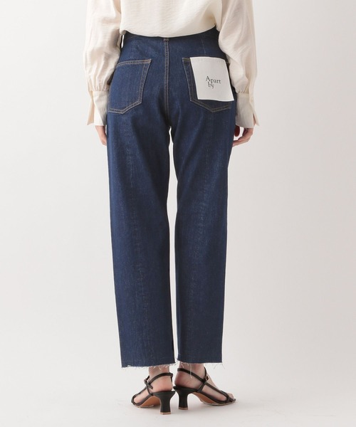 A part by（アパートバイ）の「リメイクテーパードデニム（デニムパンツ・レディース・ライトブルー/ネイビー・MEDIUM/LARGE）」の13枚目の写真