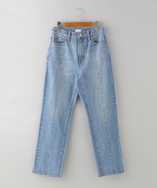 A part by（アパートバイ）の「リメイクテーパードデニム（デニムパンツ・レディース・ライトブルー/ネイビー・MEDIUM/LARGE）」の21枚目の写真