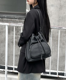 LVEU. | 【LVEU.】2way巾着ショルダーバッグ / バッグ 鞄 BAG 巾着 ショルダー ハンドバッグ 2way 合皮  合皮 ブラック オフホワイト(ショルダーバッグ)