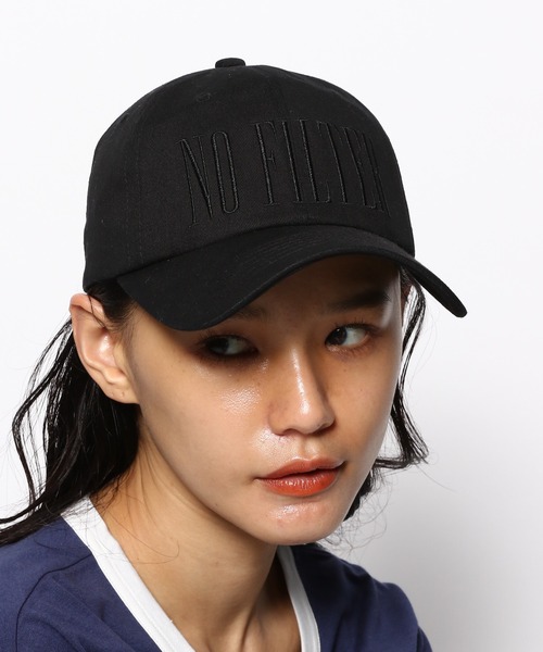 FOREVER 21（フォーエバー トゥエンティーワン）の「アソートロゴキャップ（キャップ・レディース・ブルー/ネイビー/ベージュ/パープル/ブラック/レッド系その他・FREE）」の2枚目の写真