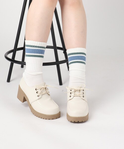 cs T&P(シーエスティーアンドピー)の「レースアップマニッシュシューズ(パンプス・レディース・アイボリー/ダークブラウン系8/ブラック・22.5cm/23.0cm/23.5cm/24.0cm/24.5cm/25.0cm)」の1枚目の写真