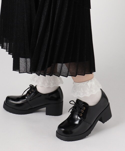 cs T&P(シーエスティーアンドピー)の「レースアップマニッシュシューズ(パンプス・レディース・アイボリー/ダークブラウン系8/ブラック・22.5cm/23.0cm/23.5cm/24.0cm/24.5cm/25.0cm)」の2枚目の写真