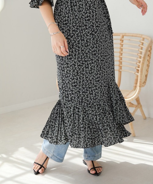 Bab（バブ）の「裾アシメプリーツワンピース（ワンピース・レディース・ライトブルー/オフホワイト/ブラック・M）」の13枚目の写真