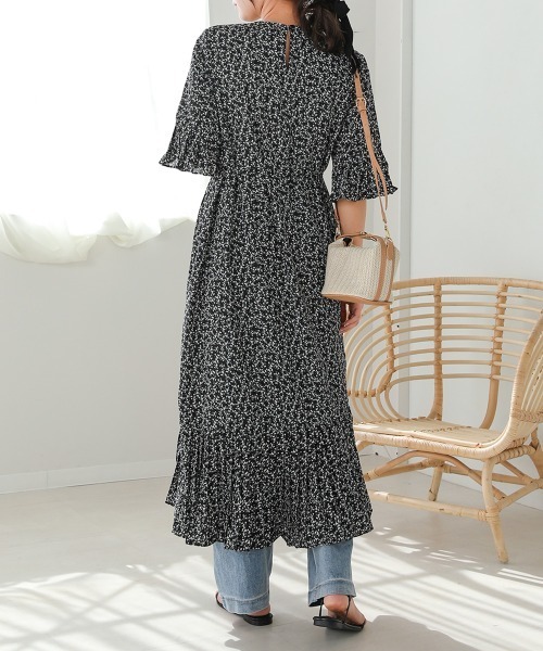 Bab（バブ）の「裾アシメプリーツワンピース（ワンピース・レディース・ライトブルー/オフホワイト/ブラック・M）」の14枚目の写真