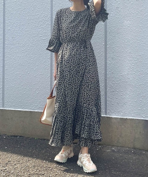 Bab（バブ）の「裾アシメプリーツワンピース（ワンピース・レディース・ライトブルー/オフホワイト/ブラック・M）」の15枚目の写真