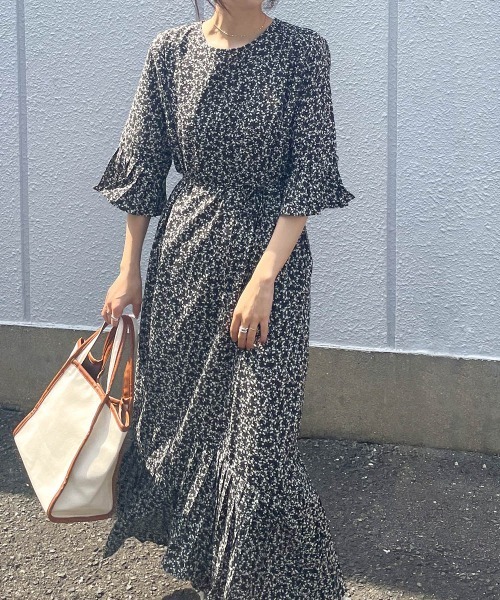 Bab（バブ）の「裾アシメプリーツワンピース（ワンピース・レディース・ライトブルー/オフホワイト/ブラック・M）」の16枚目の写真