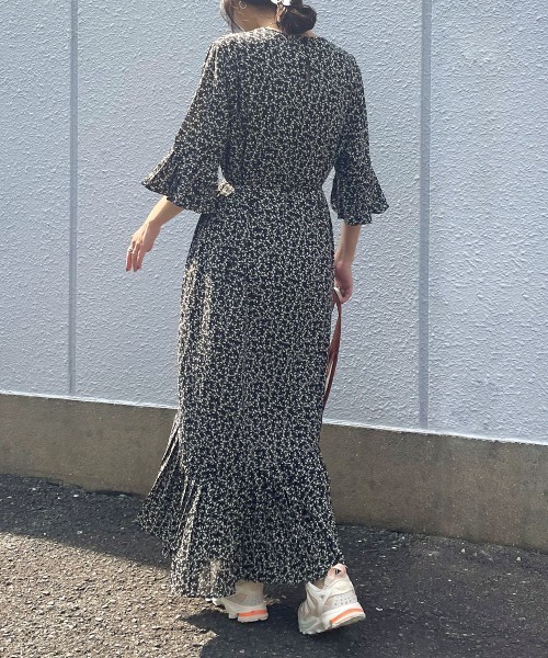 Bab（バブ）の「裾アシメプリーツワンピース（ワンピース・レディース・ライトブルー/オフホワイト/ブラック・M）」の18枚目の写真