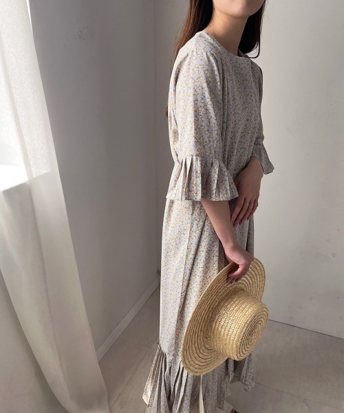 Bab（バブ）の「裾アシメプリーツワンピース（ワンピース・レディース・ライトブルー/オフホワイト/ブラック・M）」の6枚目の写真