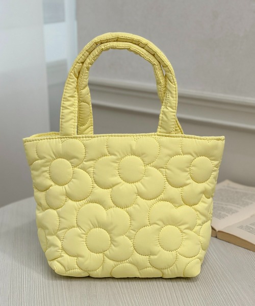 apres jour clair（アプレジュールクレア）の「【apres jour clair×ARIAZ】フラワーキルティングバッグ（ハンドバッグ・レディース・ライトブラウン/イエロー/ミント/アイボリー・FREE）」の4枚目の写真