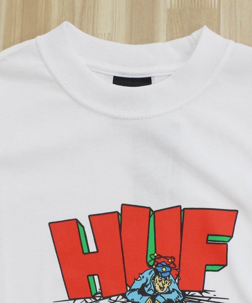 HUF(ハフ)の「ザ ドロップクルーネックTシャツ The Drop S/S Tee(Tシャツ/カットソー・メンズ・ホワイト/オリーブ・S/M/L/XL)」の7枚目の写真