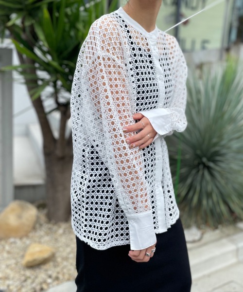 mi via loca（ミヴィアロカ）の「メッシュバンドカラーシャツ（シャツ/ブラウス・レディース・オフホワイト/グレー/ブラック・FREE）」の11枚目の写真