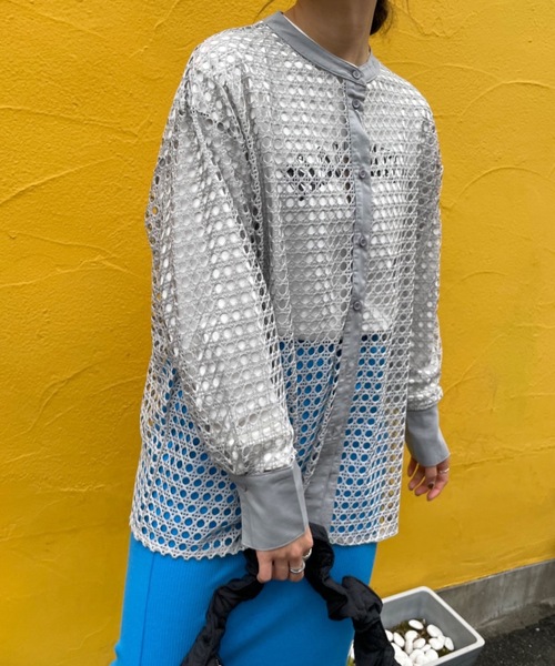 mi via loca（ミヴィアロカ）の「メッシュバンドカラーシャツ（シャツ/ブラウス・レディース・オフホワイト/グレー/ブラック・FREE）」の7枚目の写真