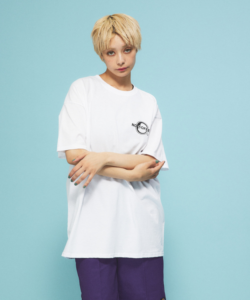 FRUIT OF THE LOOM(フルーツオブザルーム)の「【NO COFFEE × FRUIT OF THE LOOM】コラボアイテム ワンポイントブランドロゴ プリント Tシャツ / ユニセックス(Tシャツ/カットソー・メンズ・ブラック系その他2/ブラック/ブラック系その他/ホワイト系その他2/ブラック系その他3/ホワイト系その他/ホワイト系その他3/ホワイト・M/L/XL)」の3枚目の写真