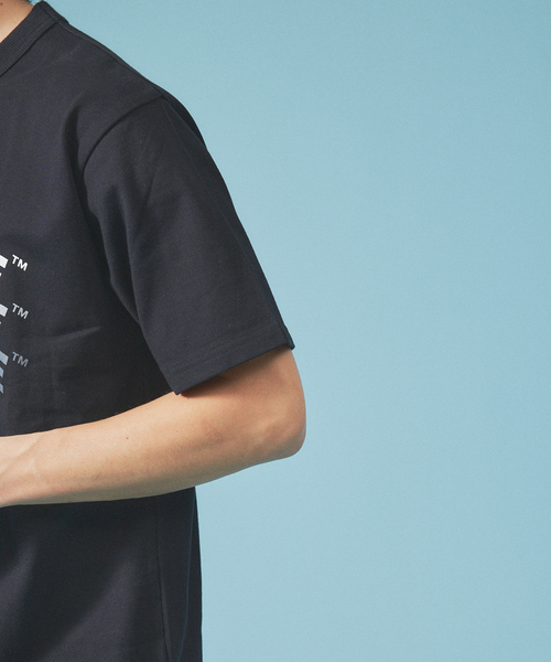 FRUIT OF THE LOOM(フルーツオブザルーム)の「【NO COFFEE × FRUIT OF THE LOOM】コラボアイテム ワンポイントブランドロゴ プリント Tシャツ / ユニセックス(Tシャツ/カットソー・メンズ・ブラック系その他2/ブラック/ブラック系その他/ホワイト系その他2/ブラック系その他3/ホワイト系その他/ホワイト系その他3/ホワイト・M/L/XL)」の14枚目の写真