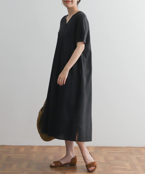リネンレーヨンVネックミディワンピース