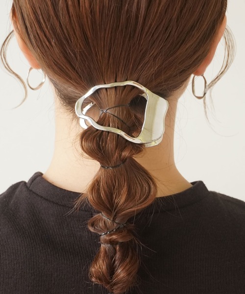 ammy.(エイミードット)の「【 ammy. / エイミードット 】 ウェーブ トライアングル ライン ヘアクリップ(バレッタ/ヘアクリップ・レディース・ゴールド/シルバー・FREE)」の2枚目の写真