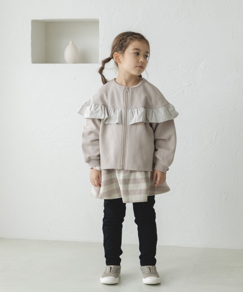 pairmanon（ペアマノン）の「フリル付き ノーカラー ジップ