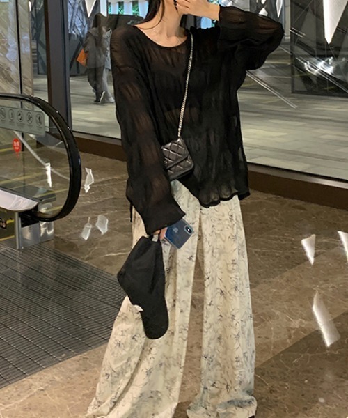 Achic(アシック)の「しわ加工シフォン 日焼け止め長袖シャツ(シャツ/ブラウス・レディース・ホワイト/ブラック・M)」の4枚目の写真
