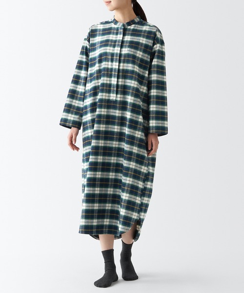 オールド ドット柄パジャマ(ガウン)ダークグリーン L-XL 無印良品（ムジルシリョウヒン）の「フランネルクルタ（ルーム