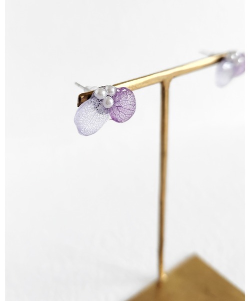 CERCA(チェルカ)の「Tresor*/花びら サージカルステンレスピアス(ピアス(両耳用)・レディース・ラベンダー/ライトブルー/ブルー/パープル/ブルー系その他・FREE)」の8枚目の写真