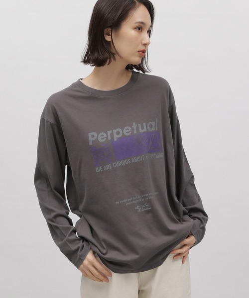 LAKOLE(ラコレ)の「グラフィックプリント長袖TEE / 976017(Tシャツ/カットソー・レディース・ホワイト系その他6/グレー系9/チャコール/オフホワイト・MEDIUM/SMALL)」の4枚目の写真