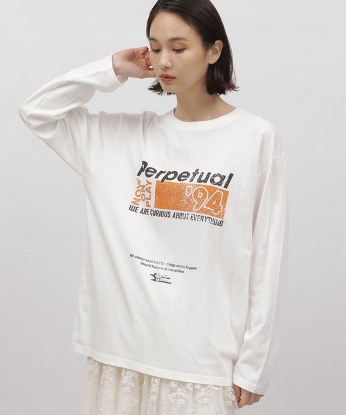 LAKOLE(ラコレ)の「グラフィックプリント長袖TEE / 976017(Tシャツ/カットソー・レディース・ホワイト系その他6/グレー系9/チャコール/オフホワイト・MEDIUM/SMALL)」の2枚目の写真