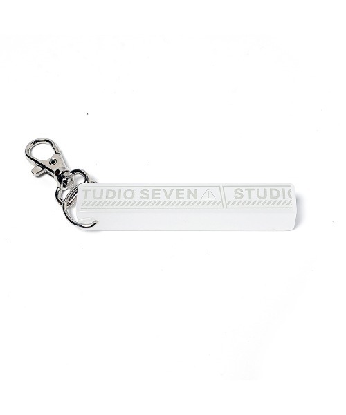 STUDIO SEVEN(スタジオ セブン)の「Caution Logo Acrylic Key Holder【STUDIOSEVEN/スタジオセブン】(その他雑貨・メンズ・ブラック/ホワイト・FREE)」の4枚目の写真