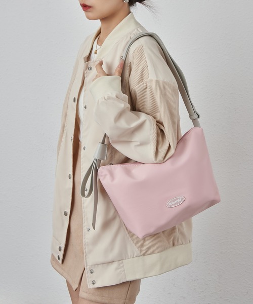 LA VORAGINE（ラ ヴォラジネ）の「配色ショルダー　ナイロンショルダーバッグ（ショルダーバッグ・レディース・グレー/ピンク・FREE）」の2枚目の写真